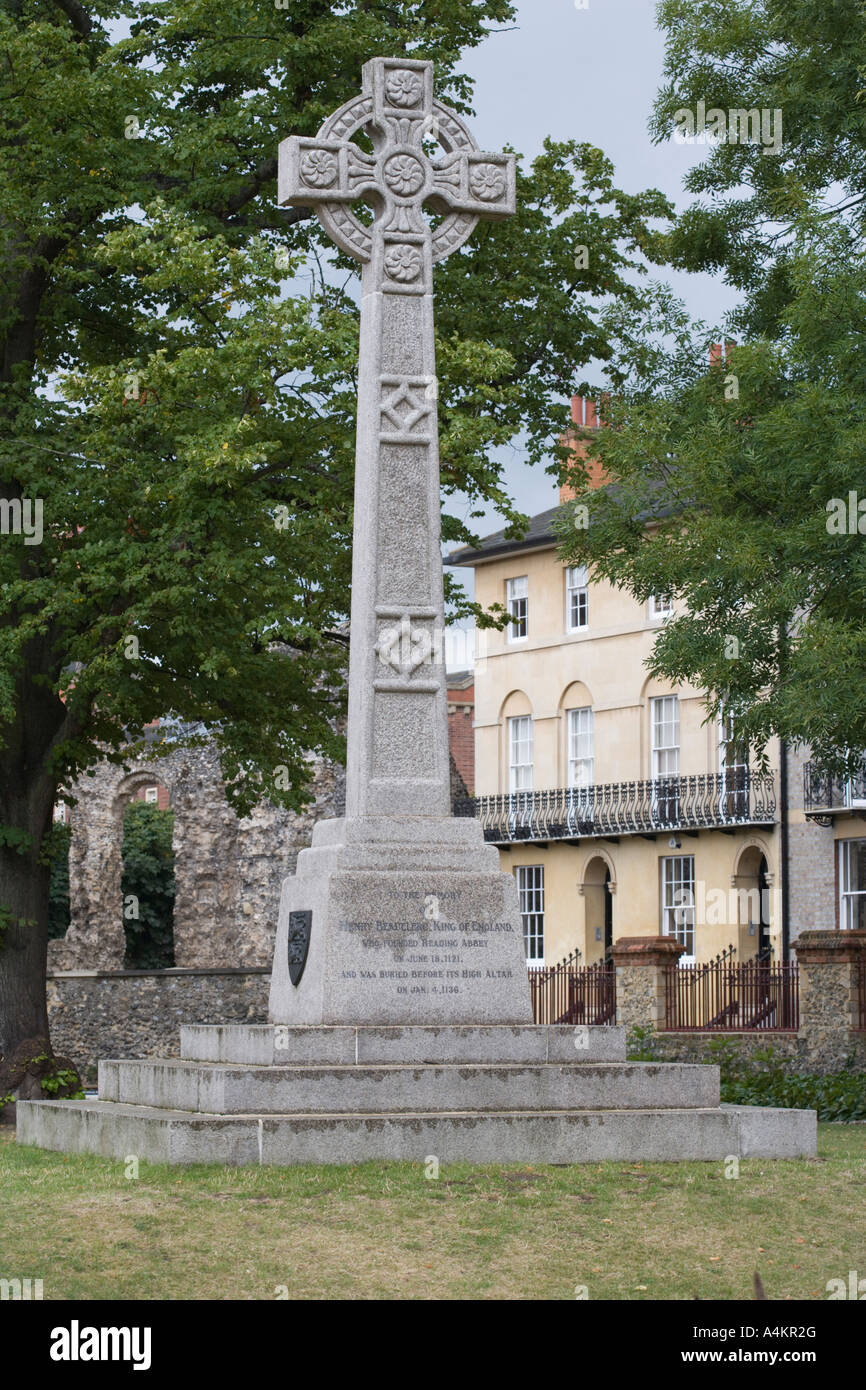 Henry I's modern memorial cross. Forbury Gardens. Reading Berkshire United Kingdom UK Stock Photo