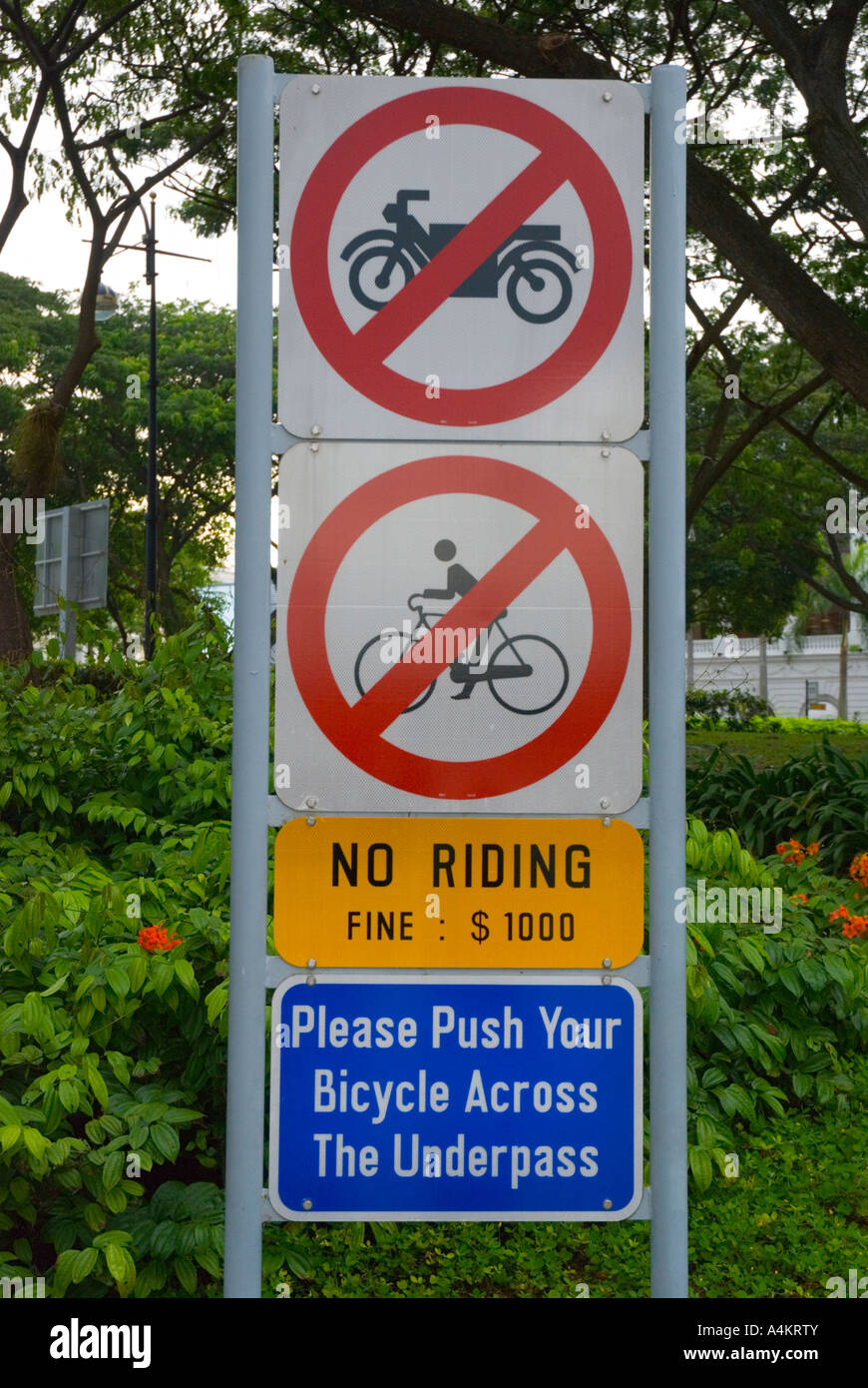 Warning signs singapore asia hires stock photography and images Alamy