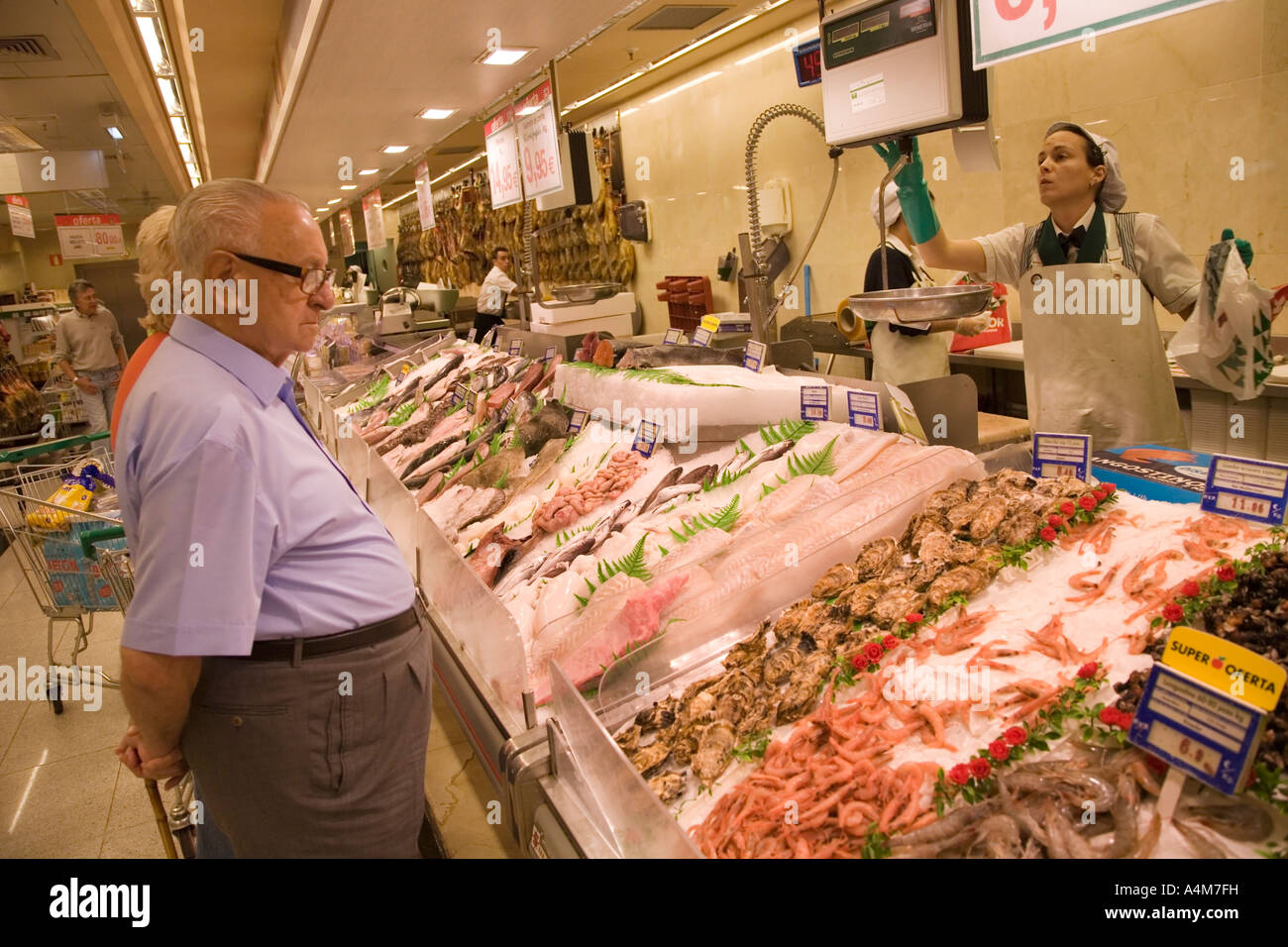 Fish and seafood counter in Spanish supermarket Stock Photo Alamy