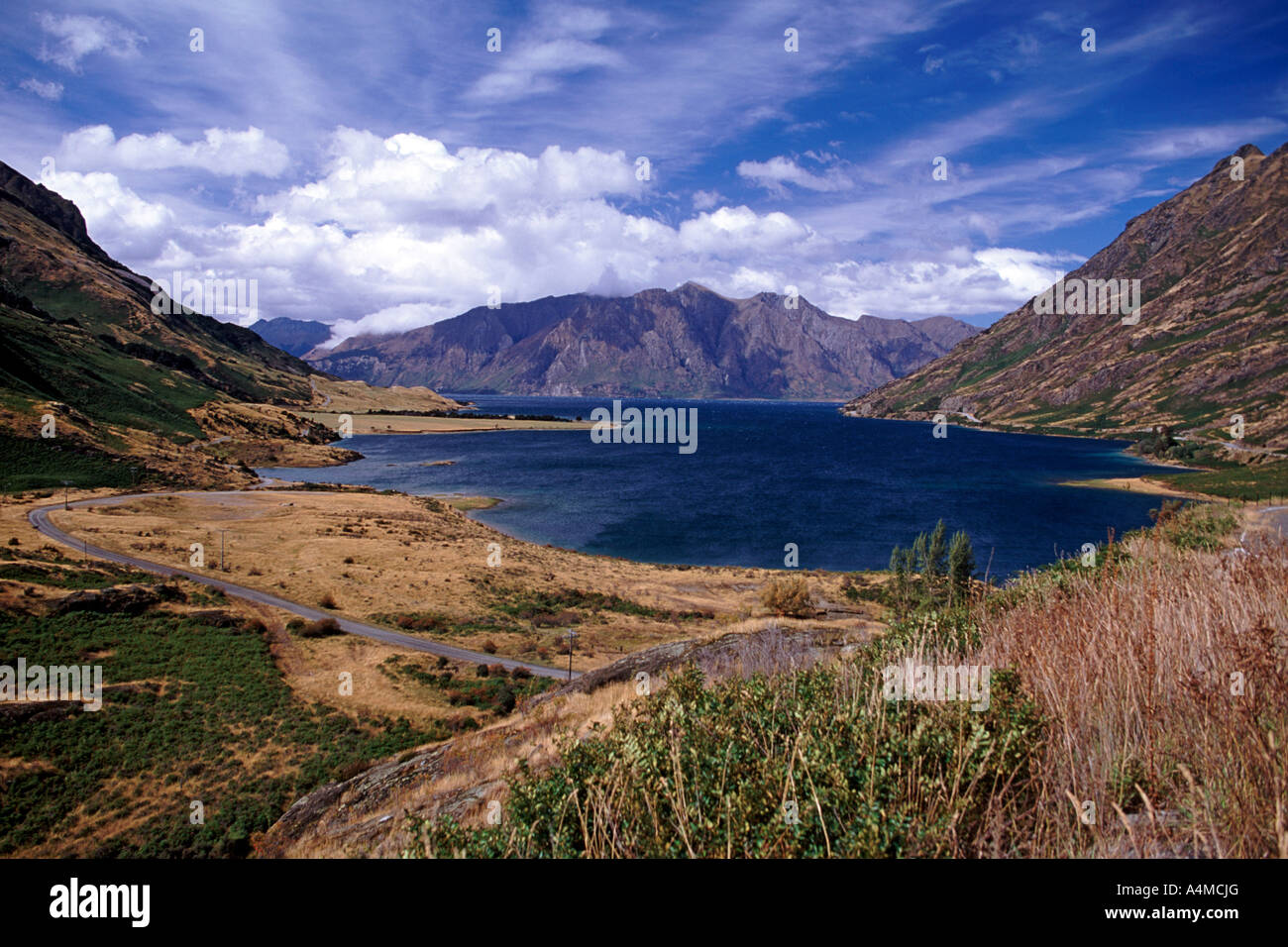 Lake Hawea on New Zealand's south island Stock Photo - Alamy
