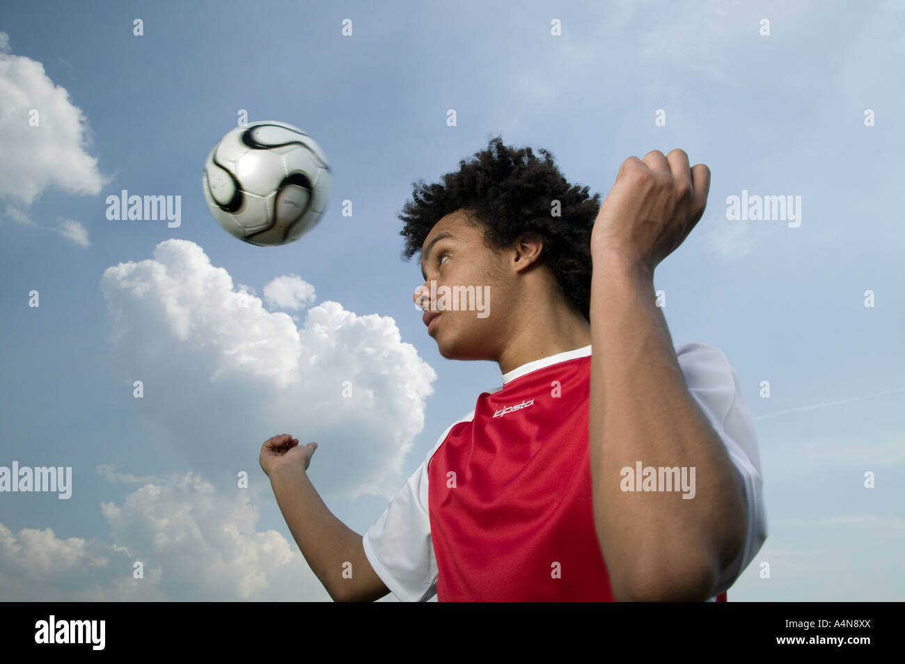 Soccer header hi-res stock photography and images - Alamy