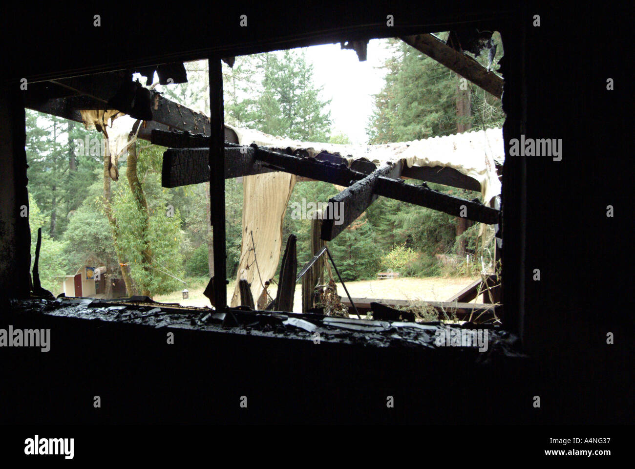 040928 Structure Fire Dupont Road Occidental Fire fighters from several