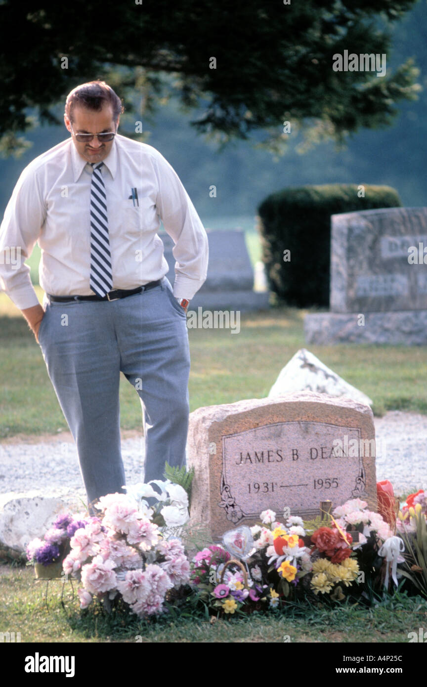 James Dean burial site Fairmount Indiana visitor Stock Photo