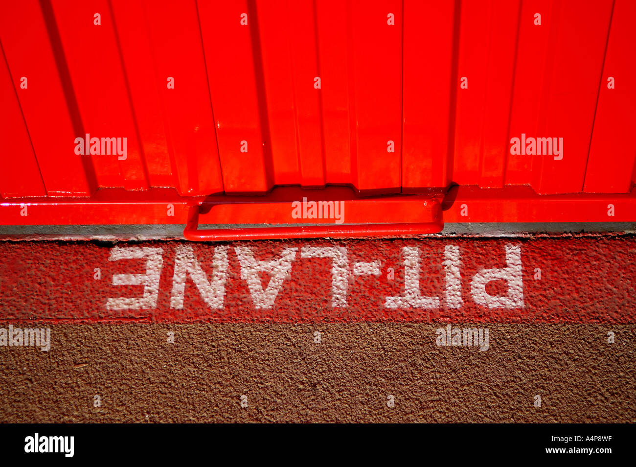 Pit garage door hi-res stock photography and images - Alamy