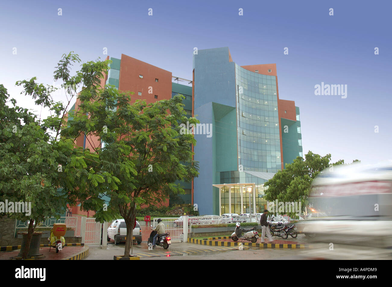 ANG77661 Modern building at Hi Tech city Hydrabad Andhra Pradesh India Stock Photo