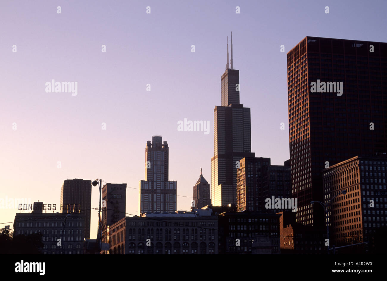 Chicago river skyline hi-res stock photography and images - Alamy