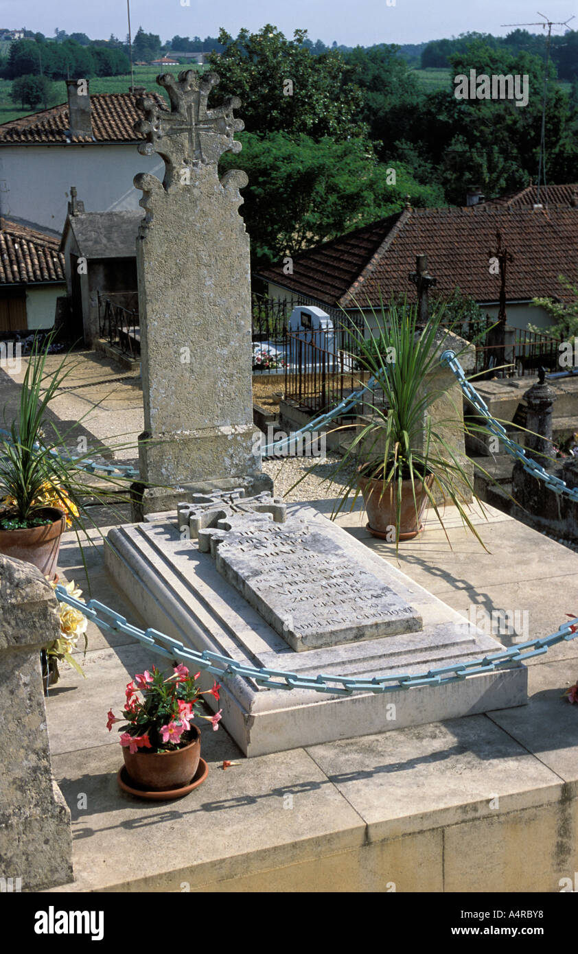 ToulouseLautrec Grave, Verdelais, France Stock Photo
