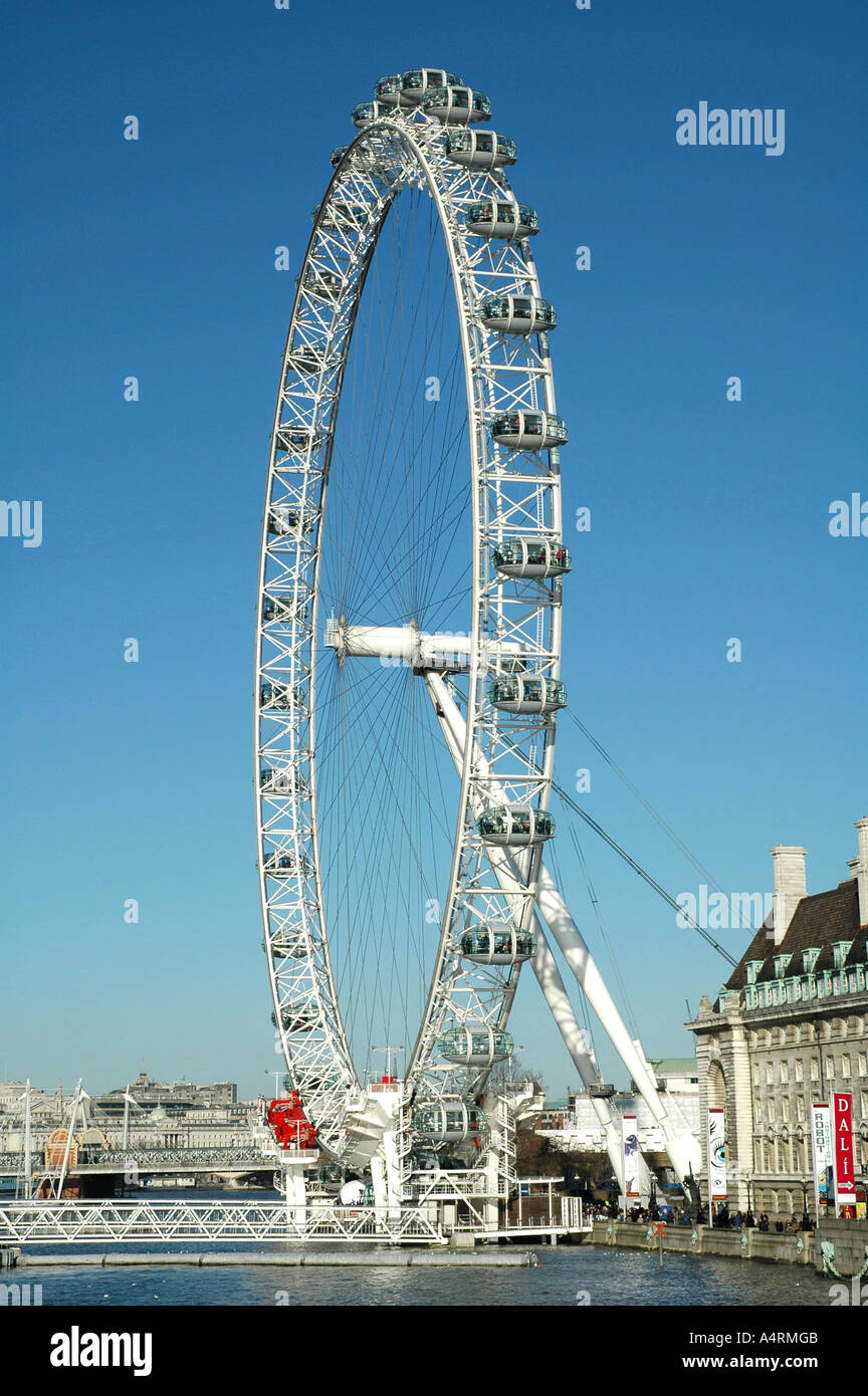 London eye gondola hi-res stock photography and images - Alamy