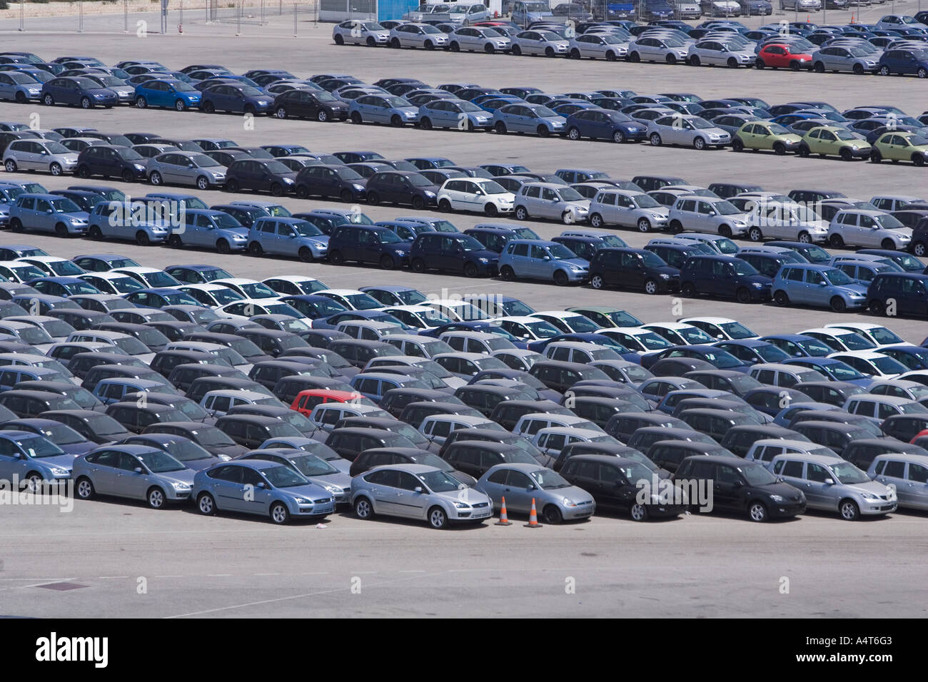Luxury cars in parking lot hi-res stock photography and images - Alamy