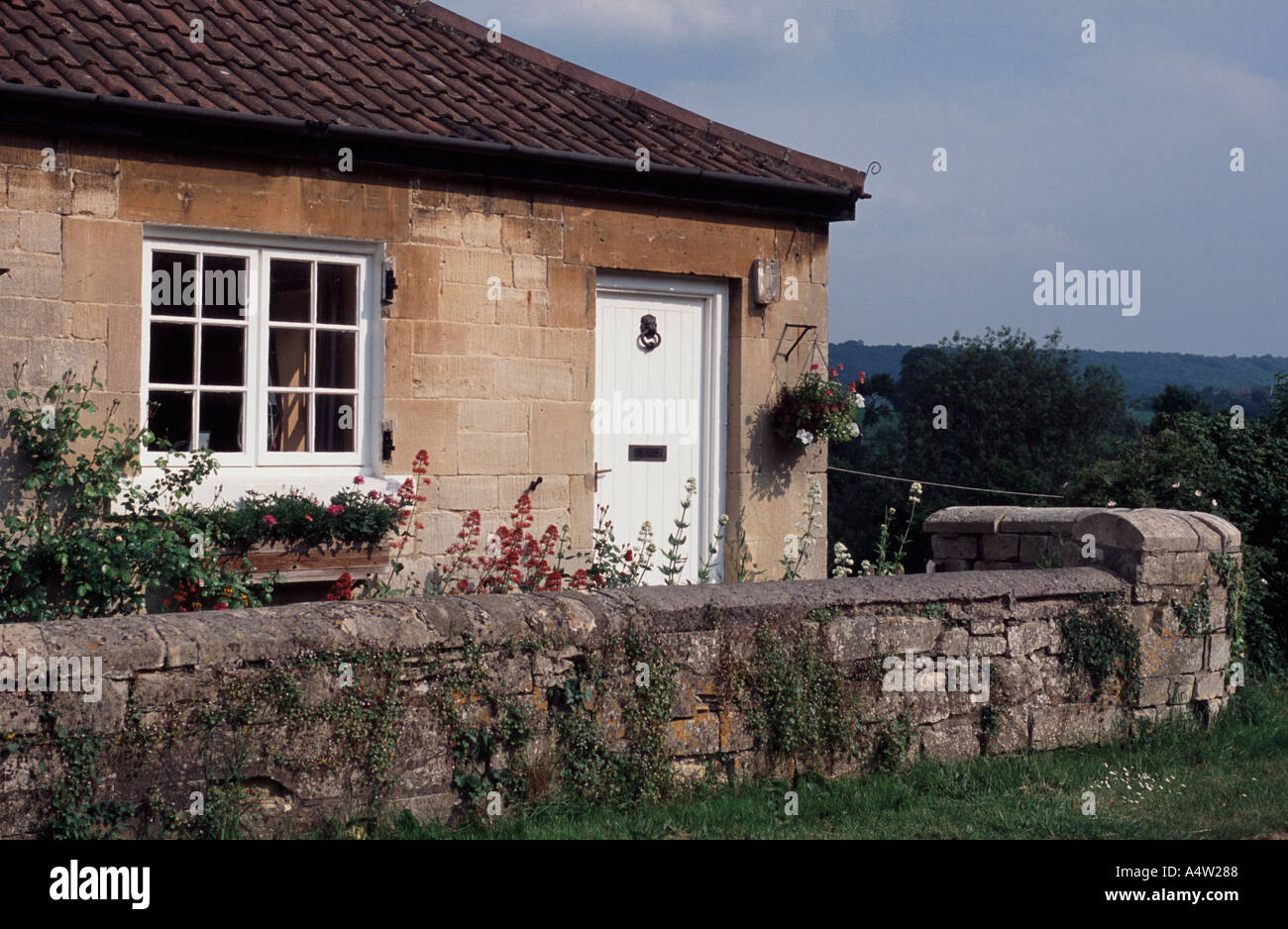 Canalside Cottages Kennet And Avon Canal Bath Spa Somerset Uk