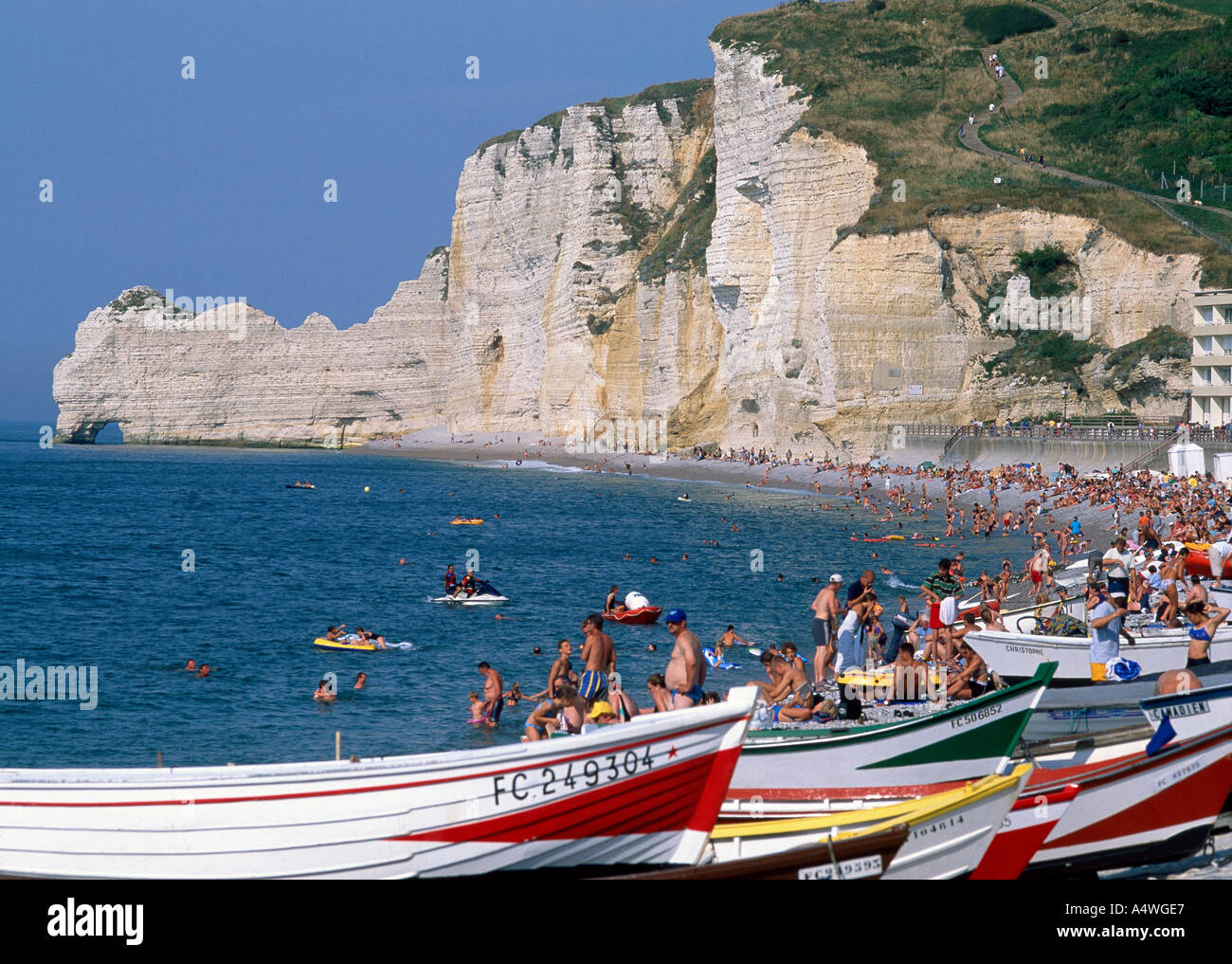 Etretat cliffs boats normandy hi-res stock photography and images - Alamy