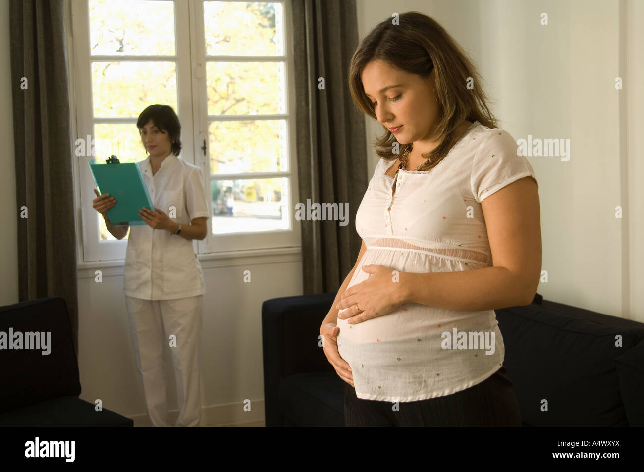 Why Do Women Rub Their Bellies When Pregnant Pregnantbelly