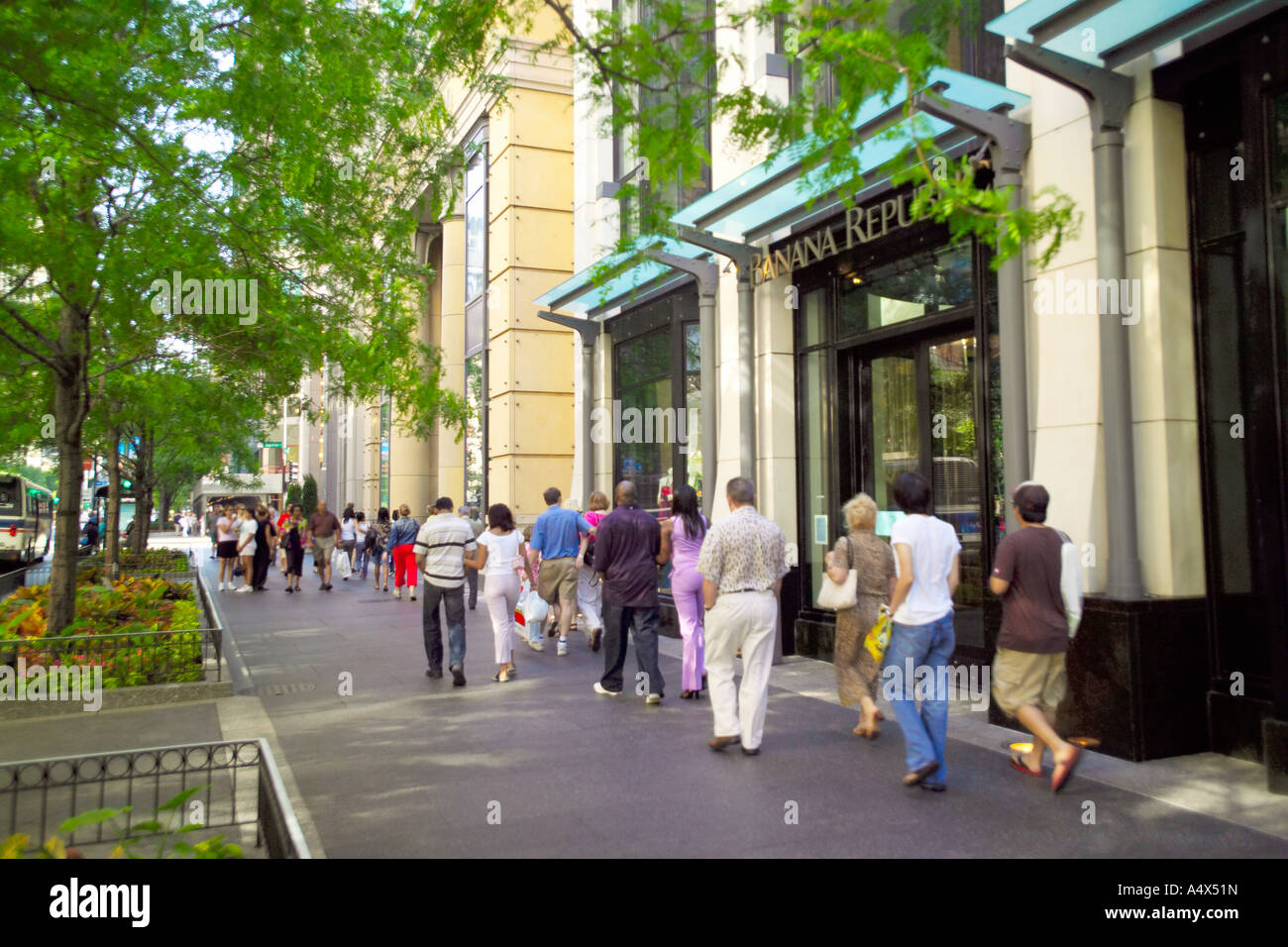 Apple Store Michigan Avenue, Chicago, IL, USA Stock Photo - Alamy