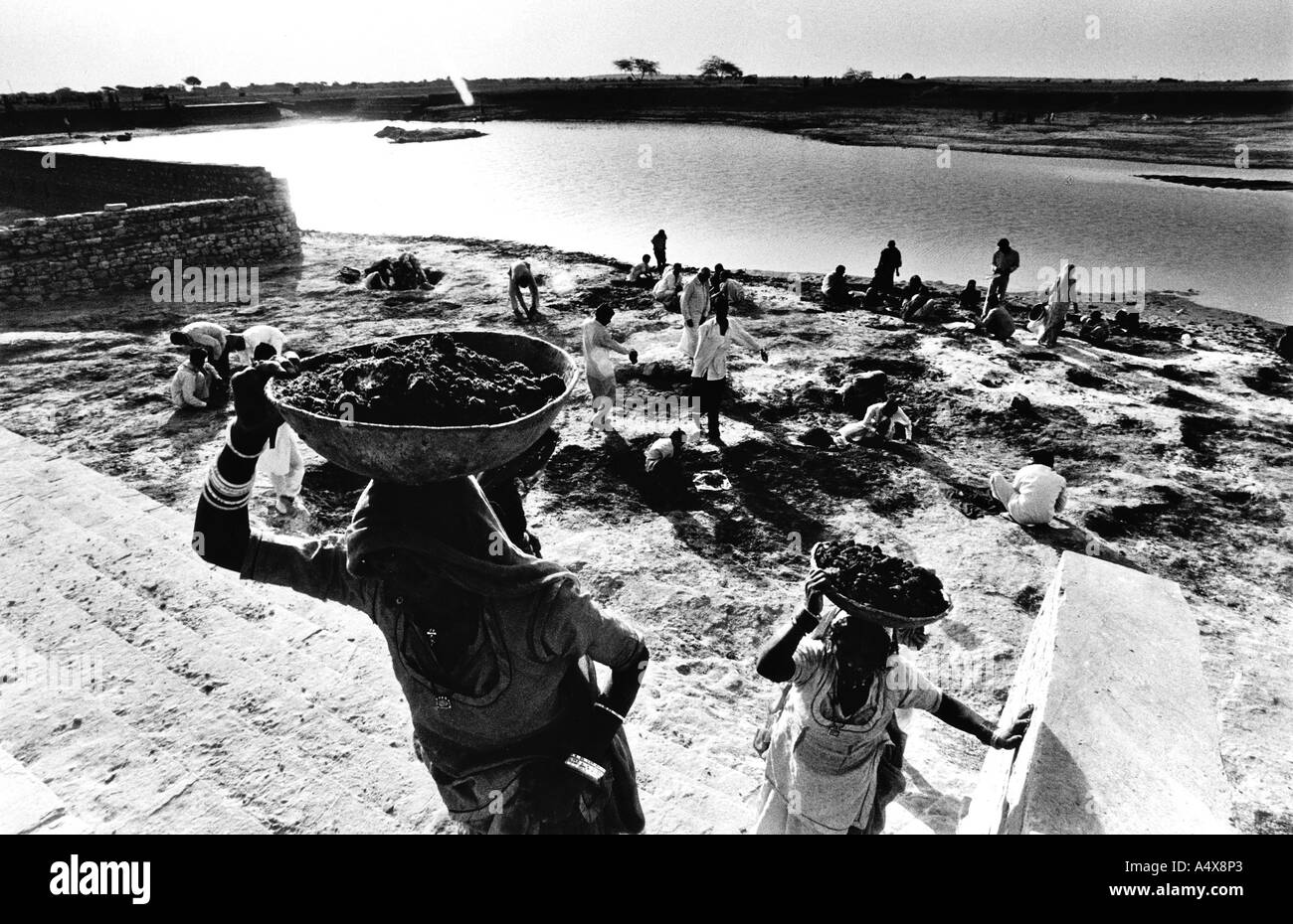 Digging a pond hi-res stock photography and images - Alamy