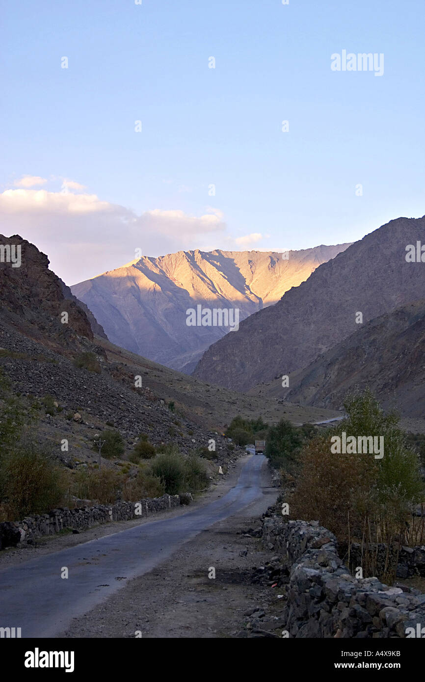 Valley of darkness hi-res stock photography and images - Alamy