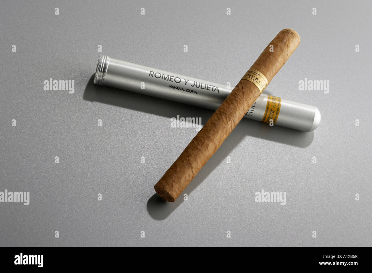 Cigar tube hi-res stock photography and images - Alamy