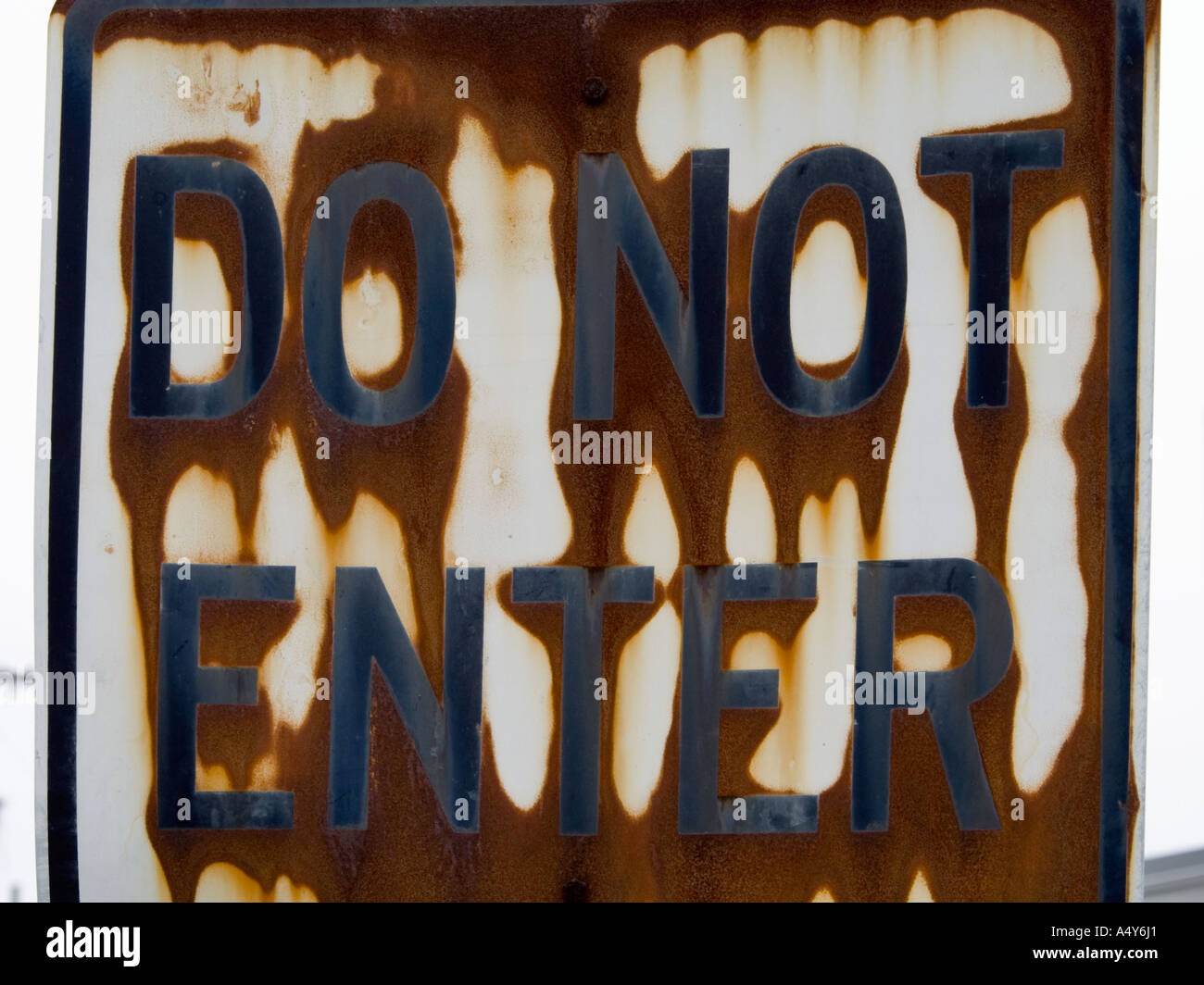 DO NOT ENTER rusty sign Stock Photo - Alamy