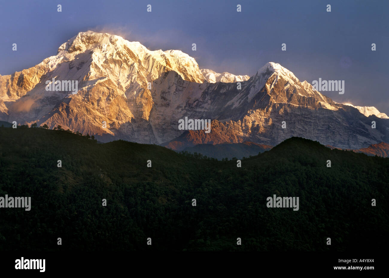 Himalayan mountain range hi-res stock photography and images - Alamy