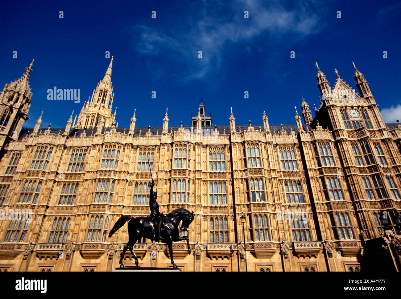 bronze statue, equestrian statue of Richard the Lionheart, equestrian