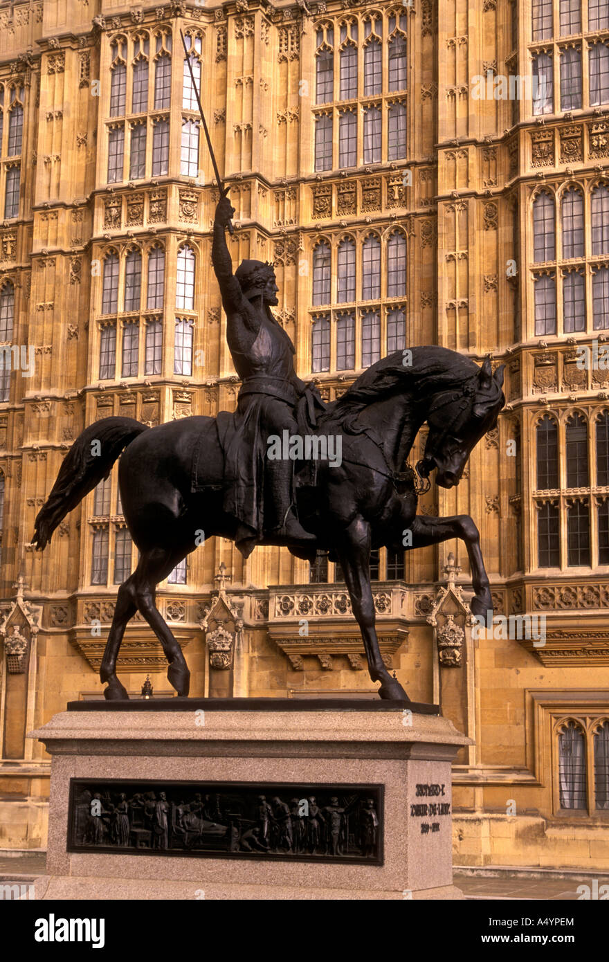 bronze statue, equestrian statue of Richard the Lionheart, equestrian