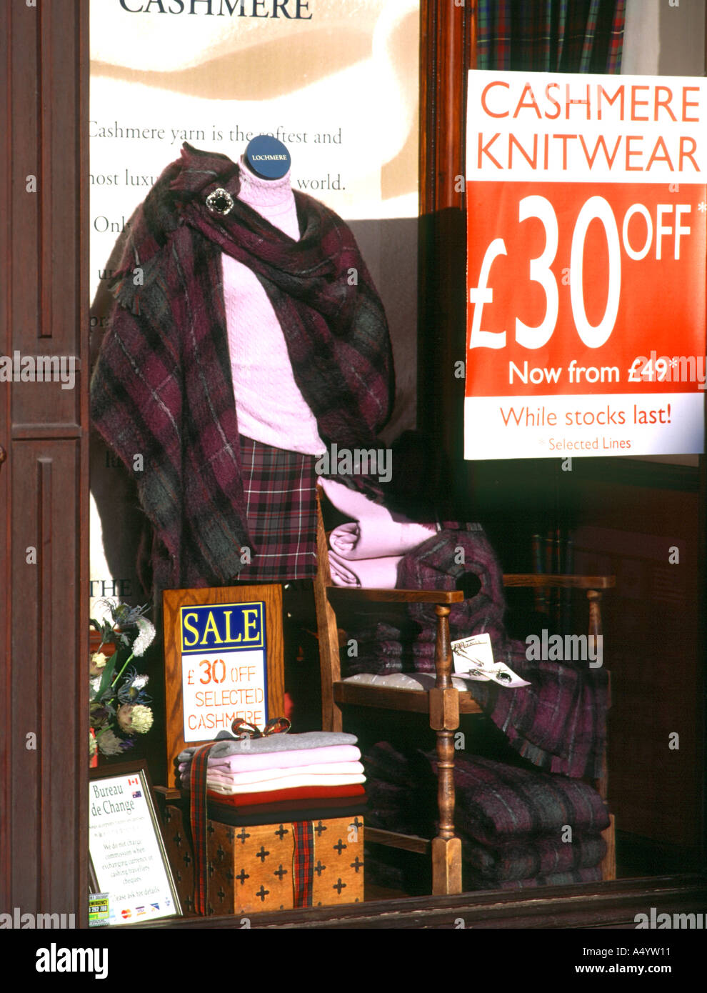 dh High Street ROYAL MILE EDINBURGH Cashmere wool knitwear shop tartan