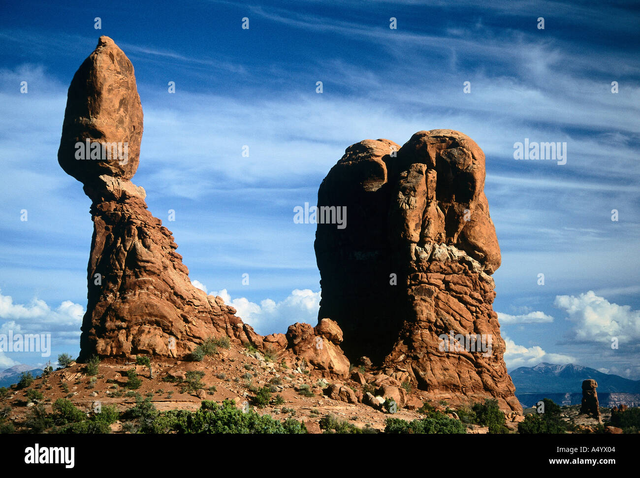 Balanced rock formation hi-res stock photography and images - Alamy