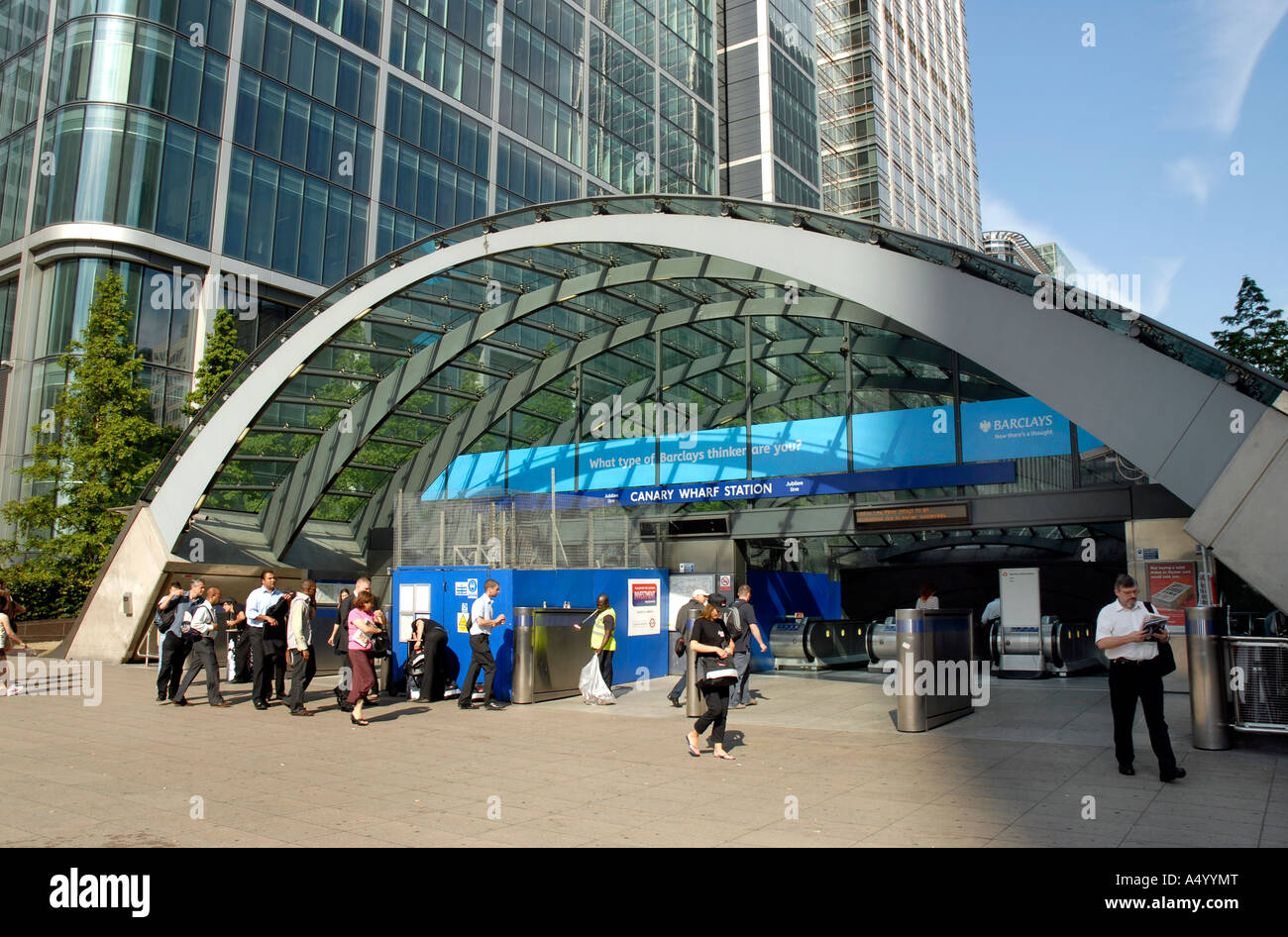 Canary Wharf Tube Station In Docklands London Stock Photo Alamy canary-wharf-tube-station-in-docklands-london-stock-photo-alamy