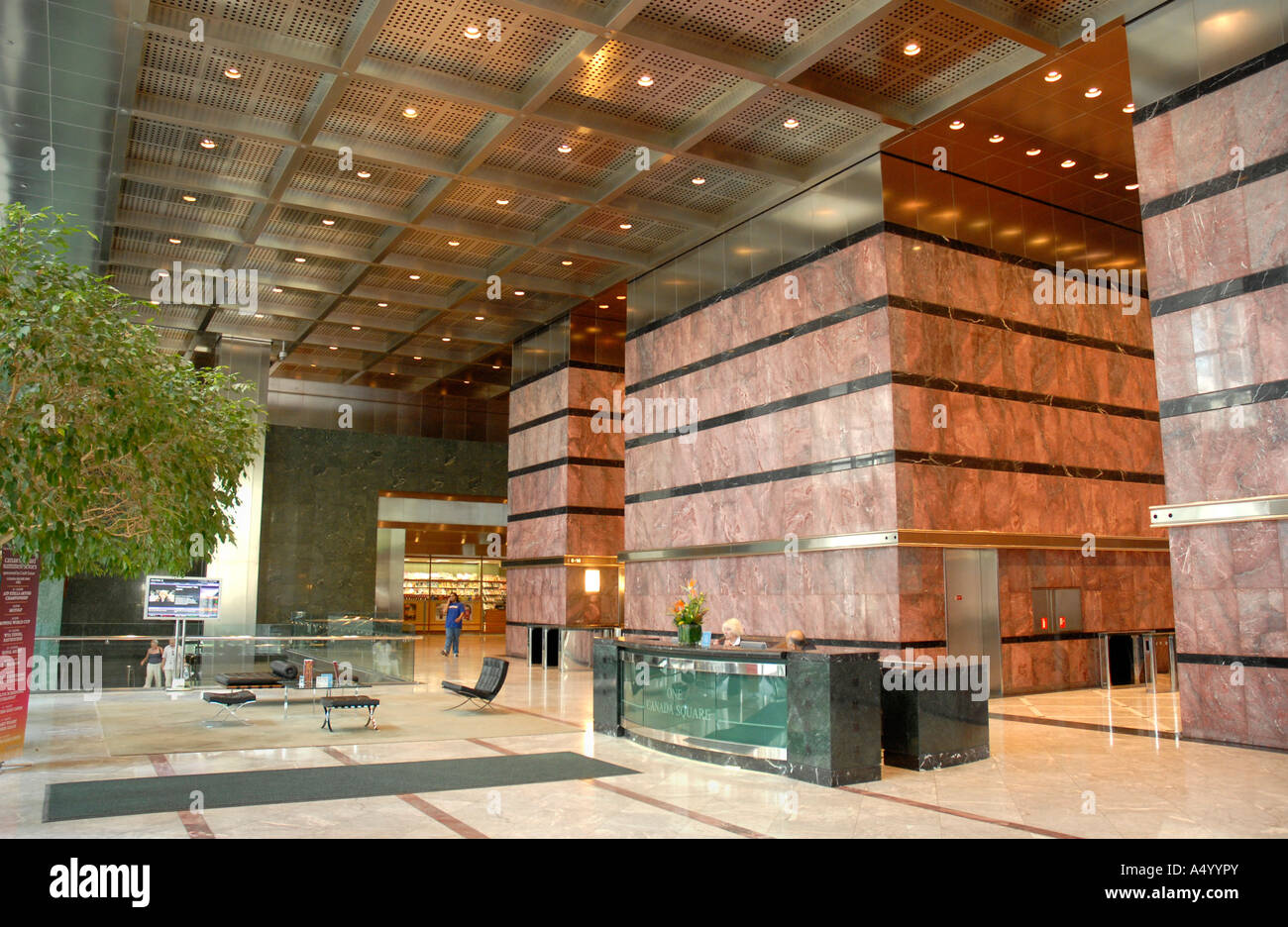 One Canada Square at Canary Wharf in Docklands London 17 July 2006 ...