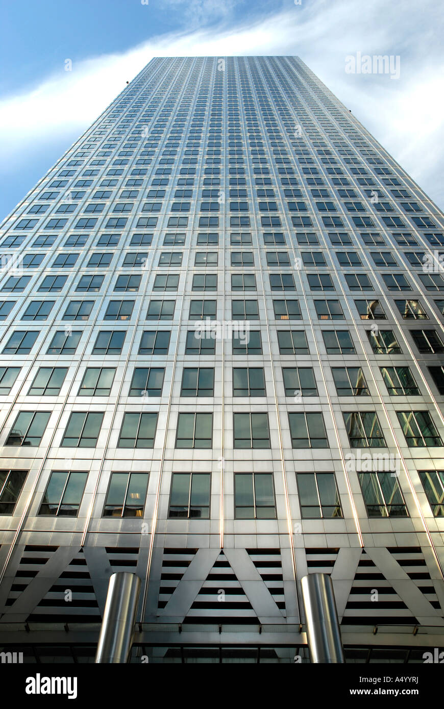 One Canada Square at Canary Wharf in Docklands London 17 July 2006 ...