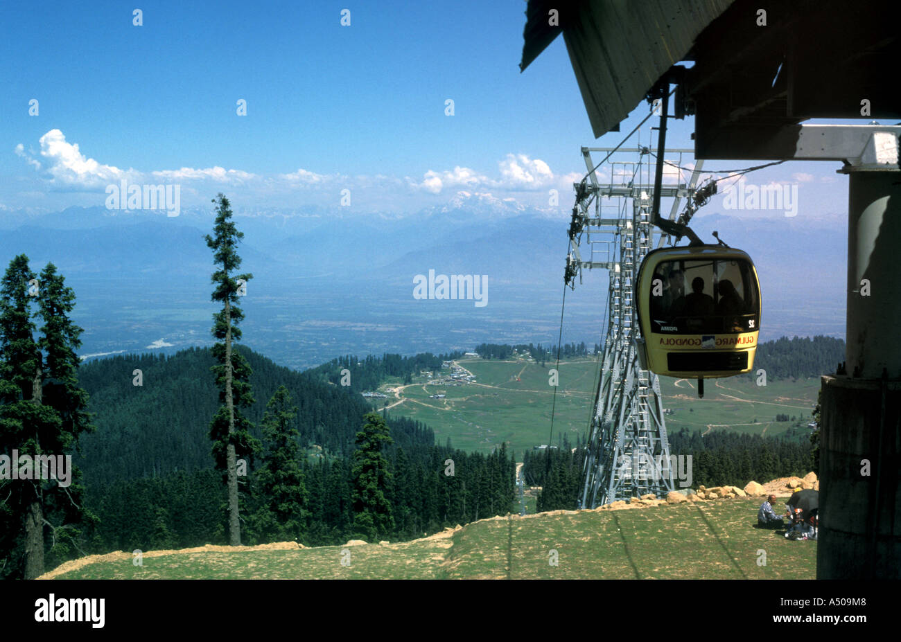Gandola Cable cars in Gulmarg Stock Photo Alamy