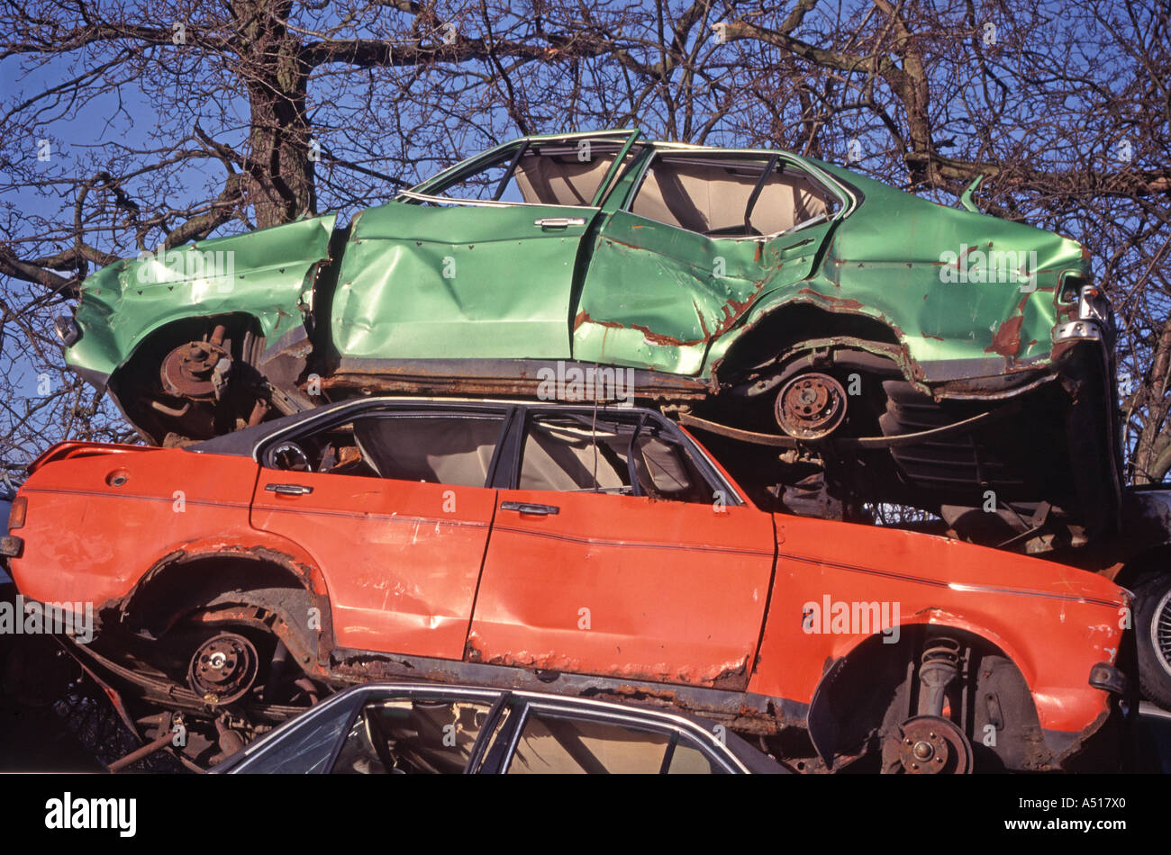 car-salvage-yards-hi-res-stock-photography-and-images-alamy