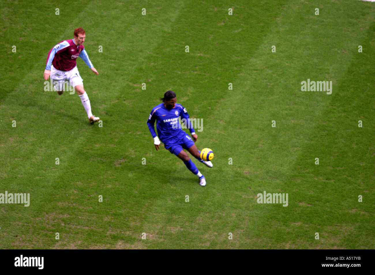 Didier Drogba controls ball West Ham v Chelsea Upton Park 2 January 2006 Stock Photo
