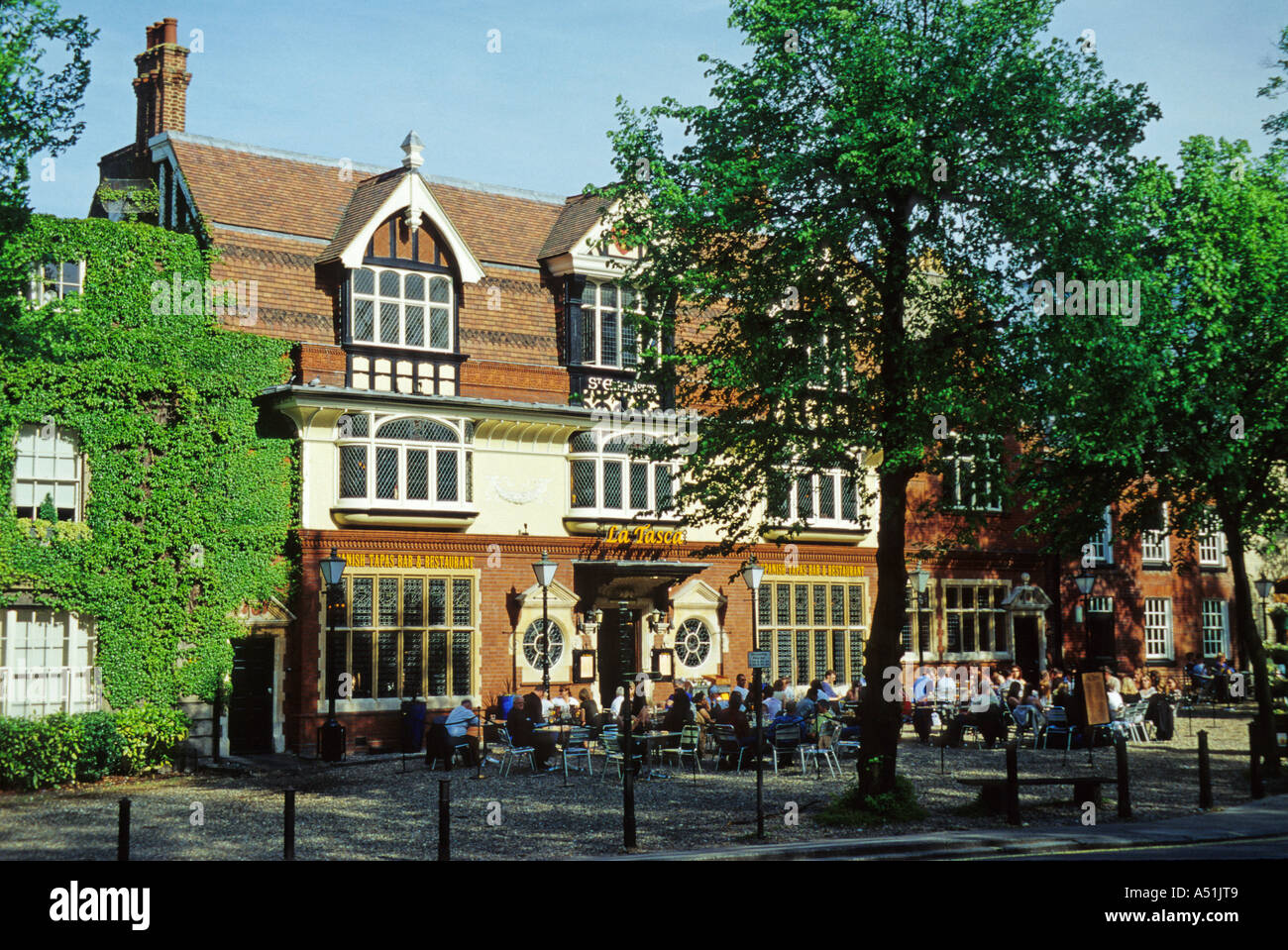Dining Outside at Tombland Norwich Stock Photo Alamy