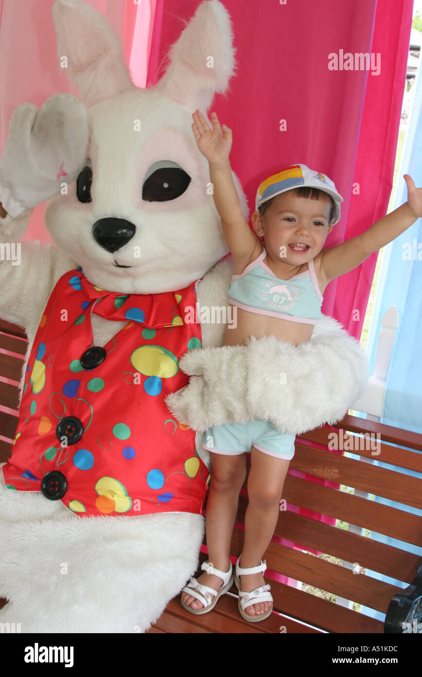 Giant easter bunny hires stock photography and images Alamy