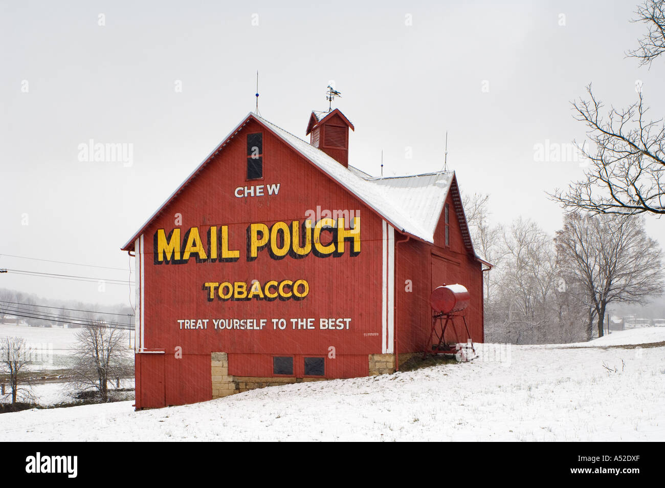 Red Mail Pouch Barn and New Snow Lanesville Indiana Stock Photo Alamy