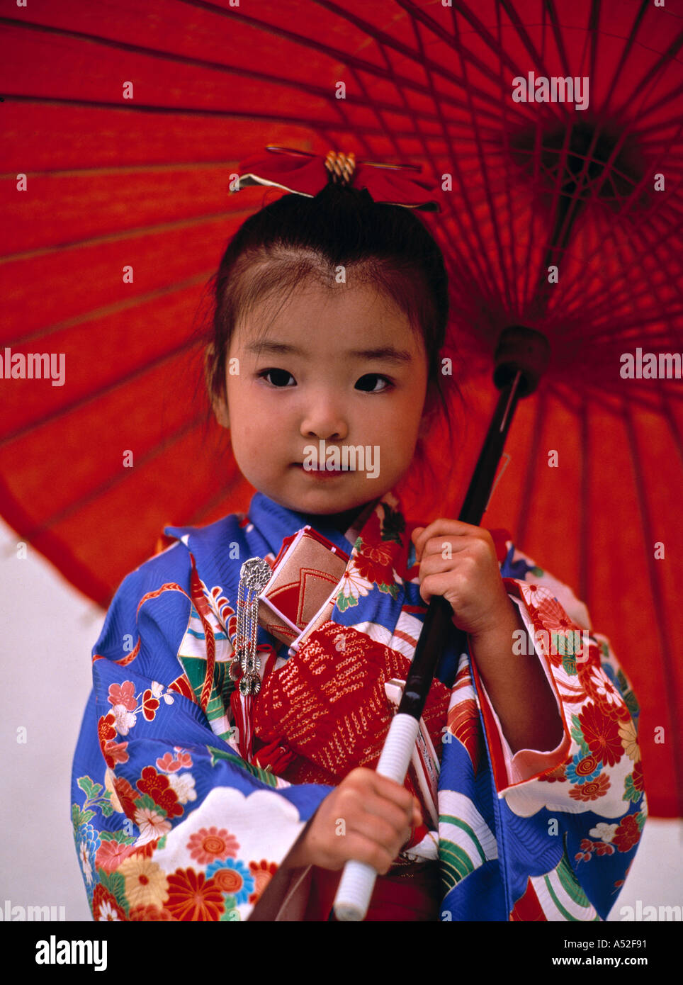 3-year-old-girl-wearing-a-kimono-kyoto-japan-stock-photo-alamy