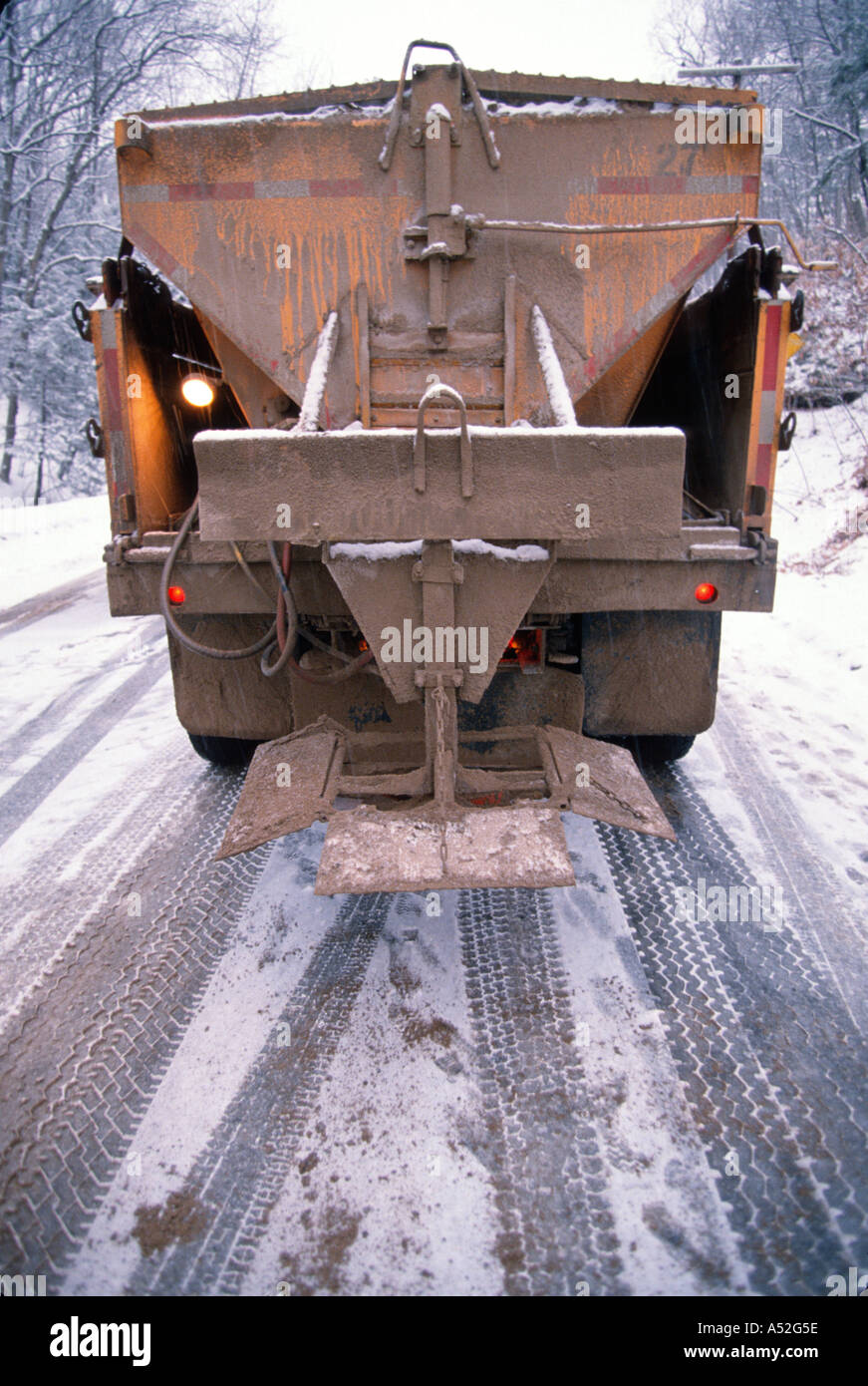 Spraying salt winter truck hires stock photography and images Alamy