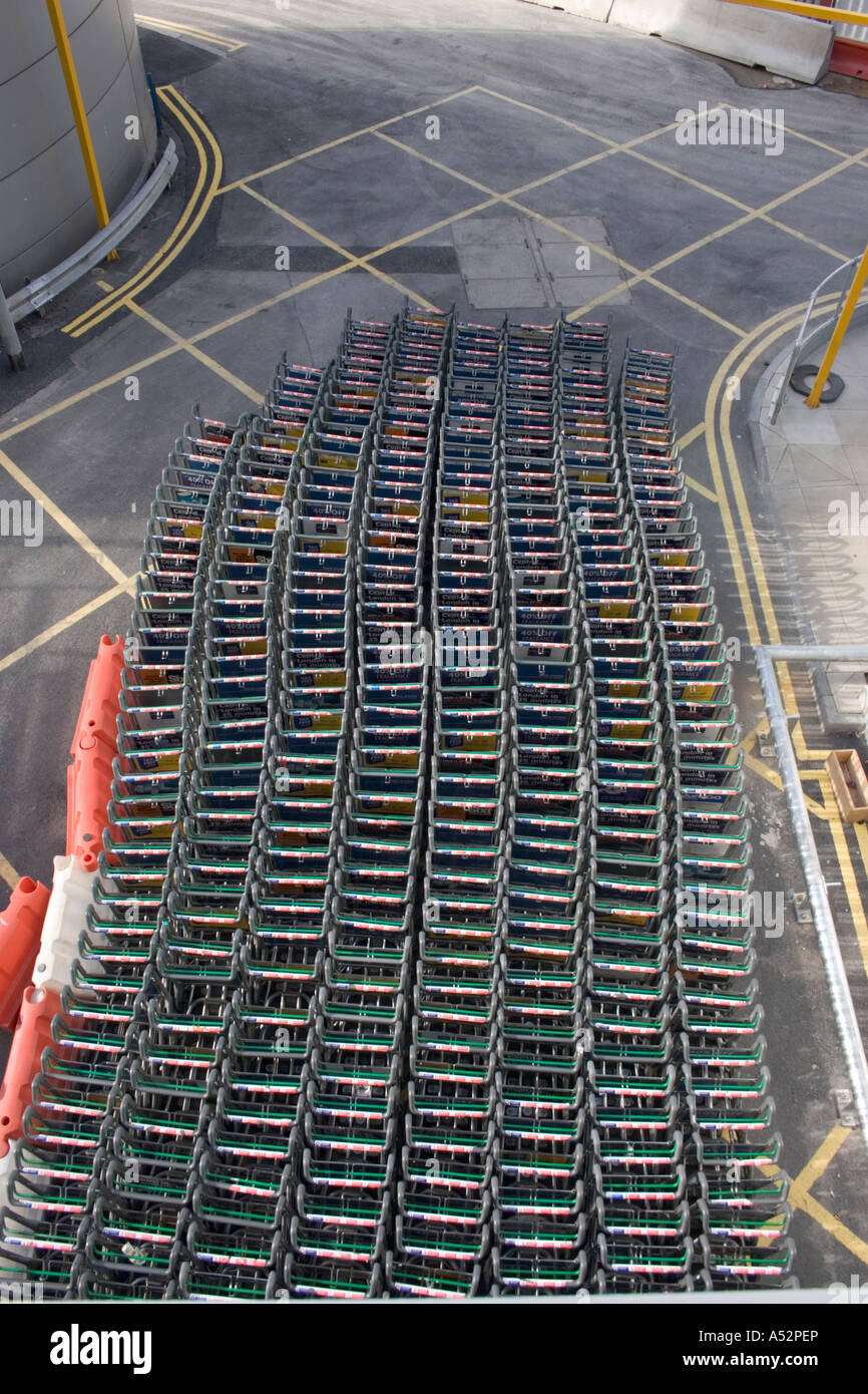 London heathrow airport luggage hires stock photography and images Alamy