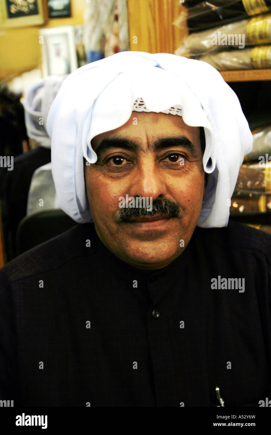 Kuwaiti dress hires stock photography and images Alamy