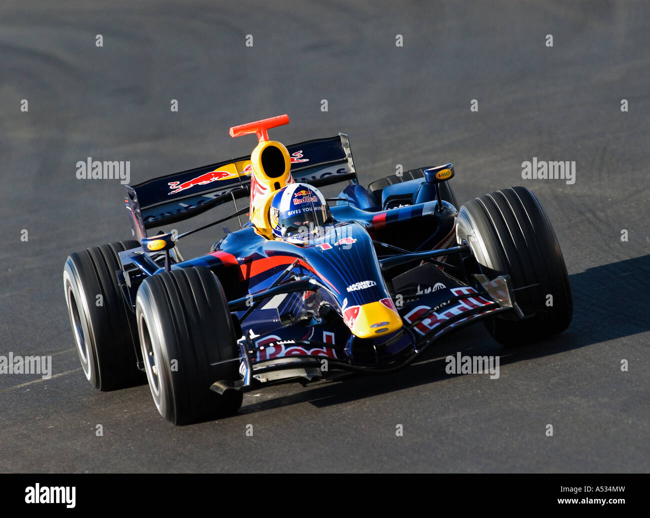 David Coulthard (UK), in the Red Bull RB 3 during Formula 1 testing sessions in February 2007 Stock Photo