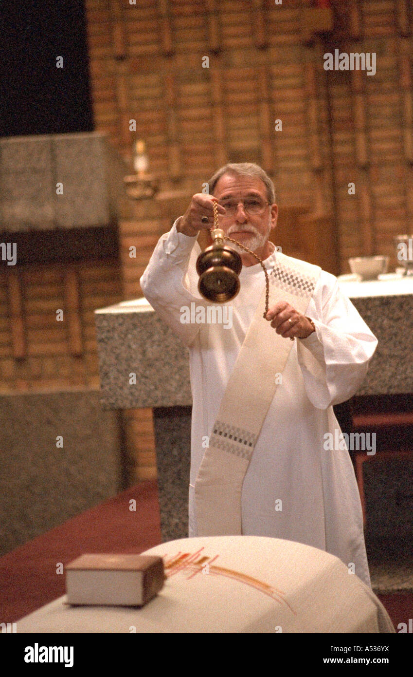 Priest coffin catholic hires stock photography and images Alamy