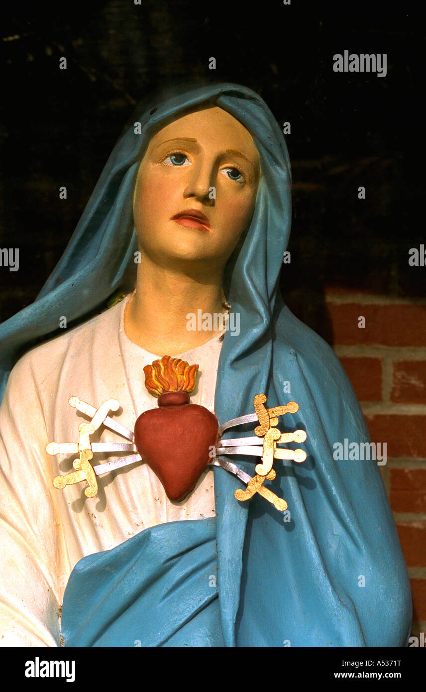 Immaculate heart of virgin mary statue hires stock photography and