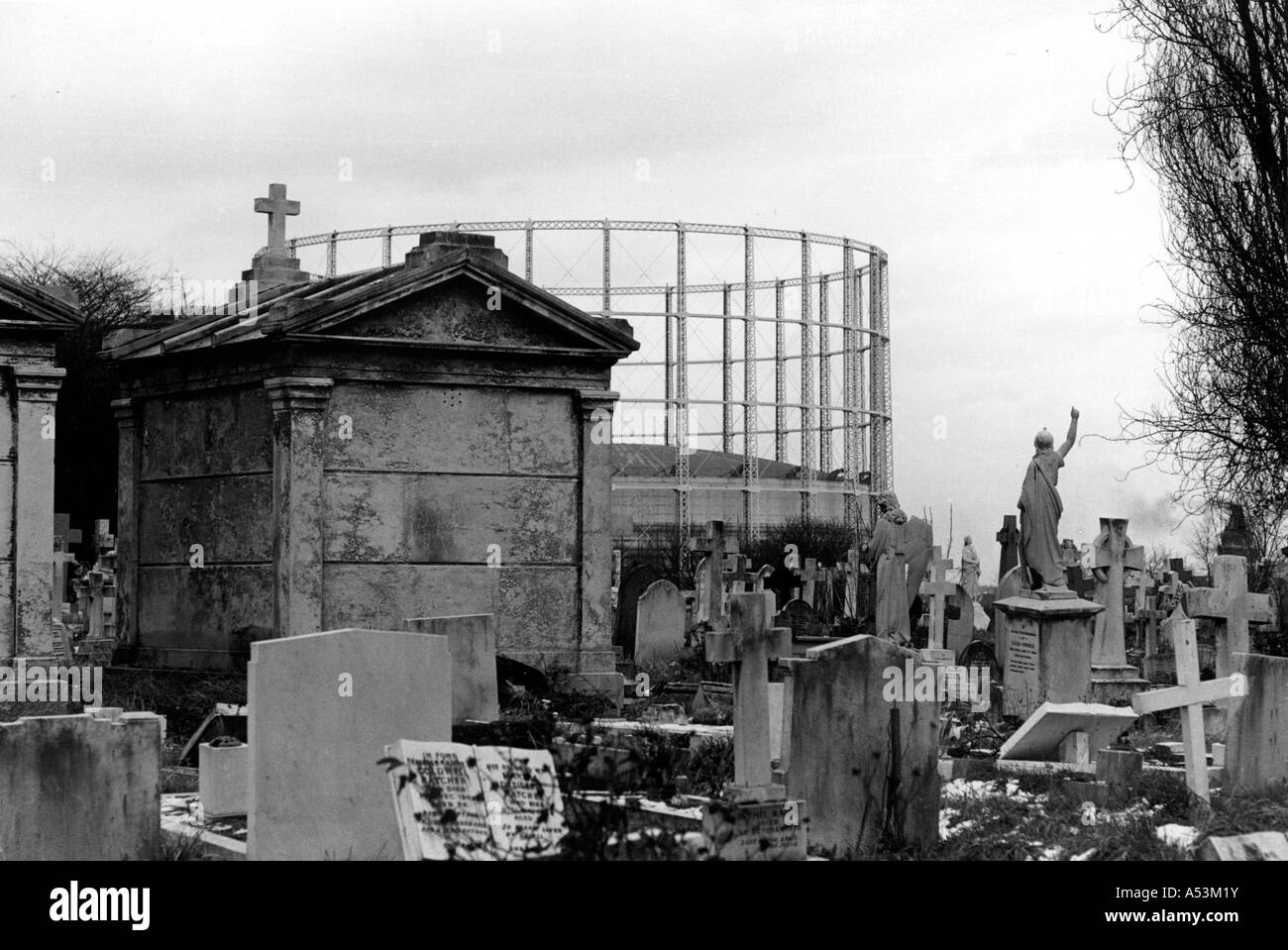 Painet ha1350 150 black and white contrasts kensal green cemetary london united kingdom country developing nation less Stock Photo