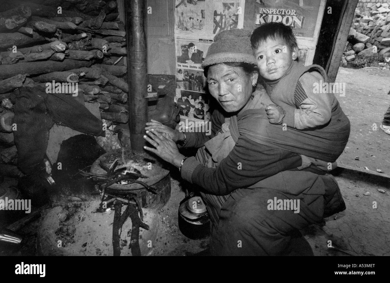 Painet ha1403 228 poverty tibetan refugees manali himachel pradesh india country developing nation economically developed Stock Photo