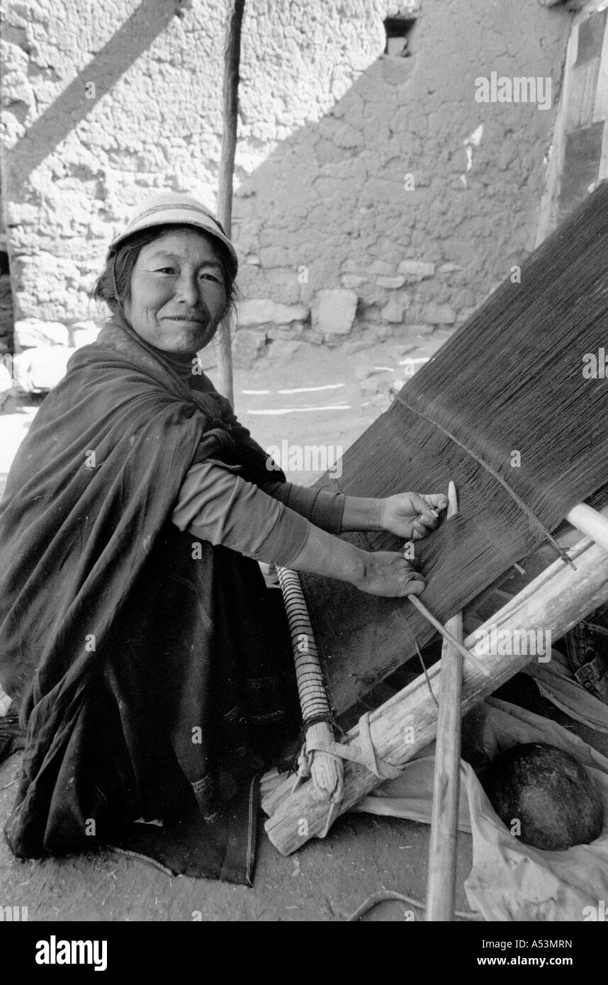 Painet ha1456 287 black and white labor jalqua woman weaving sucre bolivia country developing nation less economically Stock Photo