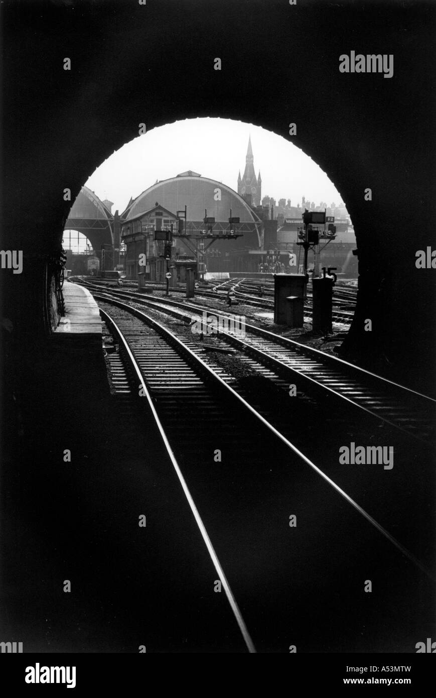 Painet ha1464 295 black and white landscape kings cross railway station london united kingdom country developing nation less Stock Photo