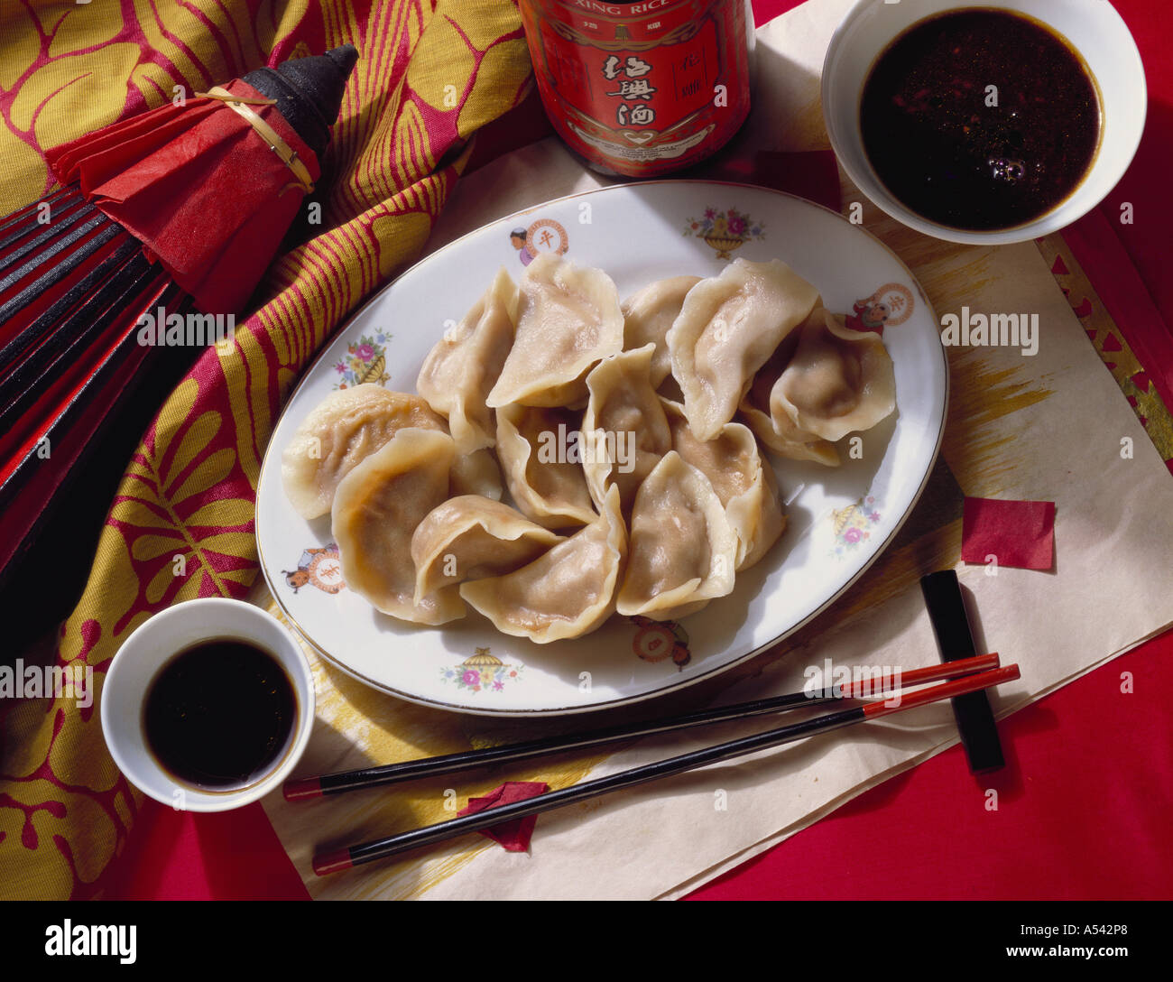 Chinese Ravia Chinese entrees hi-res stock photography and images - Alamy