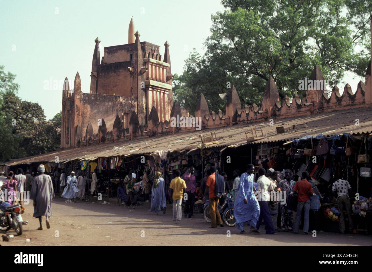 Painet hn1704 3086 mali central market bamako country developing nation less economically developed culture emerging Stock Photo