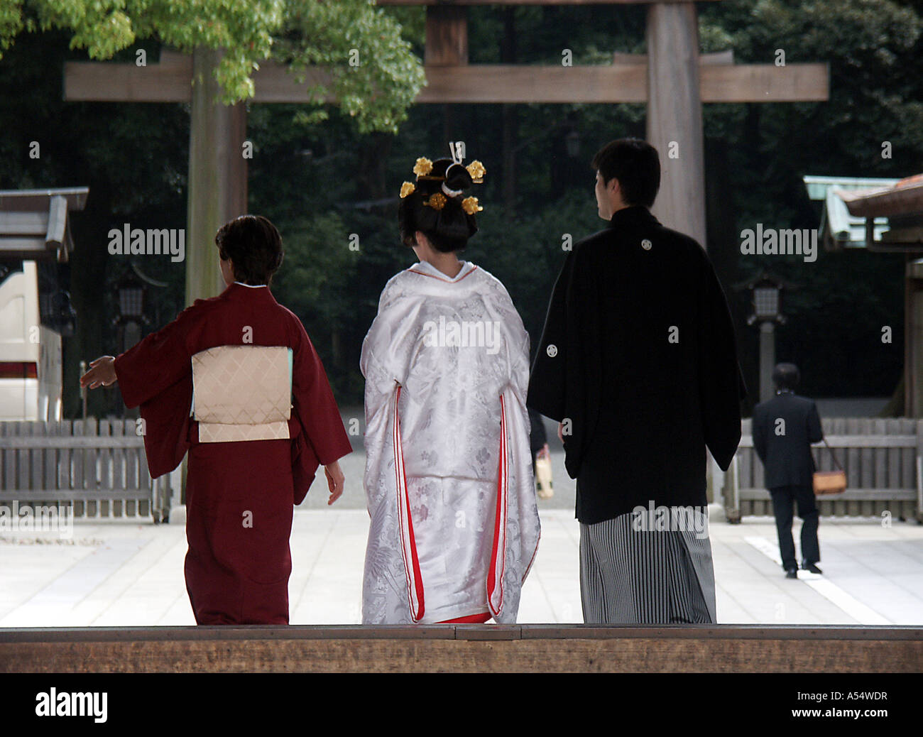 Painet ip2012 japan newlyweds meiji templee tokyo 2003 country developing nation less economically developed culture Stock Photo