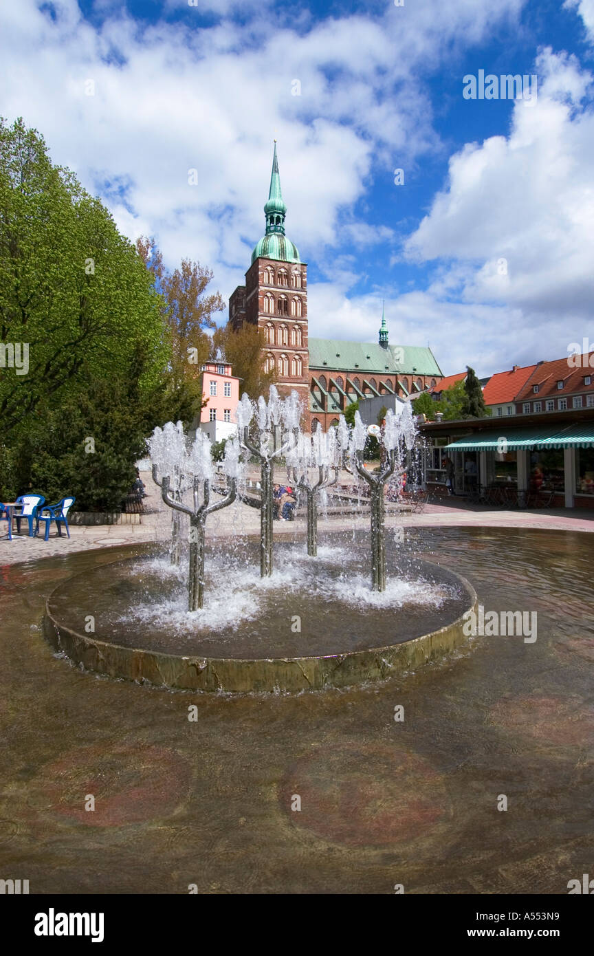 Stralsund Mecklenburg-Vorpommern Germany fountain in front of the Nikolai church Stock Photo